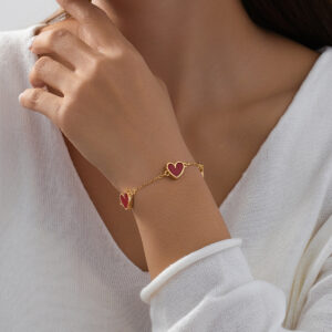 Wholesale 1 Fashion Simple Design Sense Red Valentine's Day Metal Phnom Penh Love Cute Peach Heart Lady Bracelet Gift