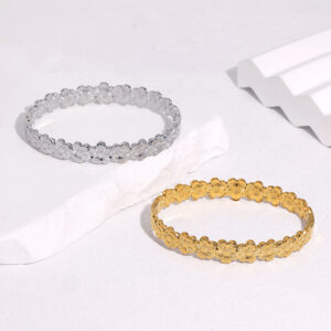 Wholesale Stainless steel buckle bracelet, gold-plated waterproof flower titanium steel bracelet