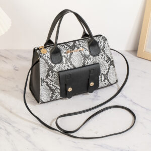 Snake print black