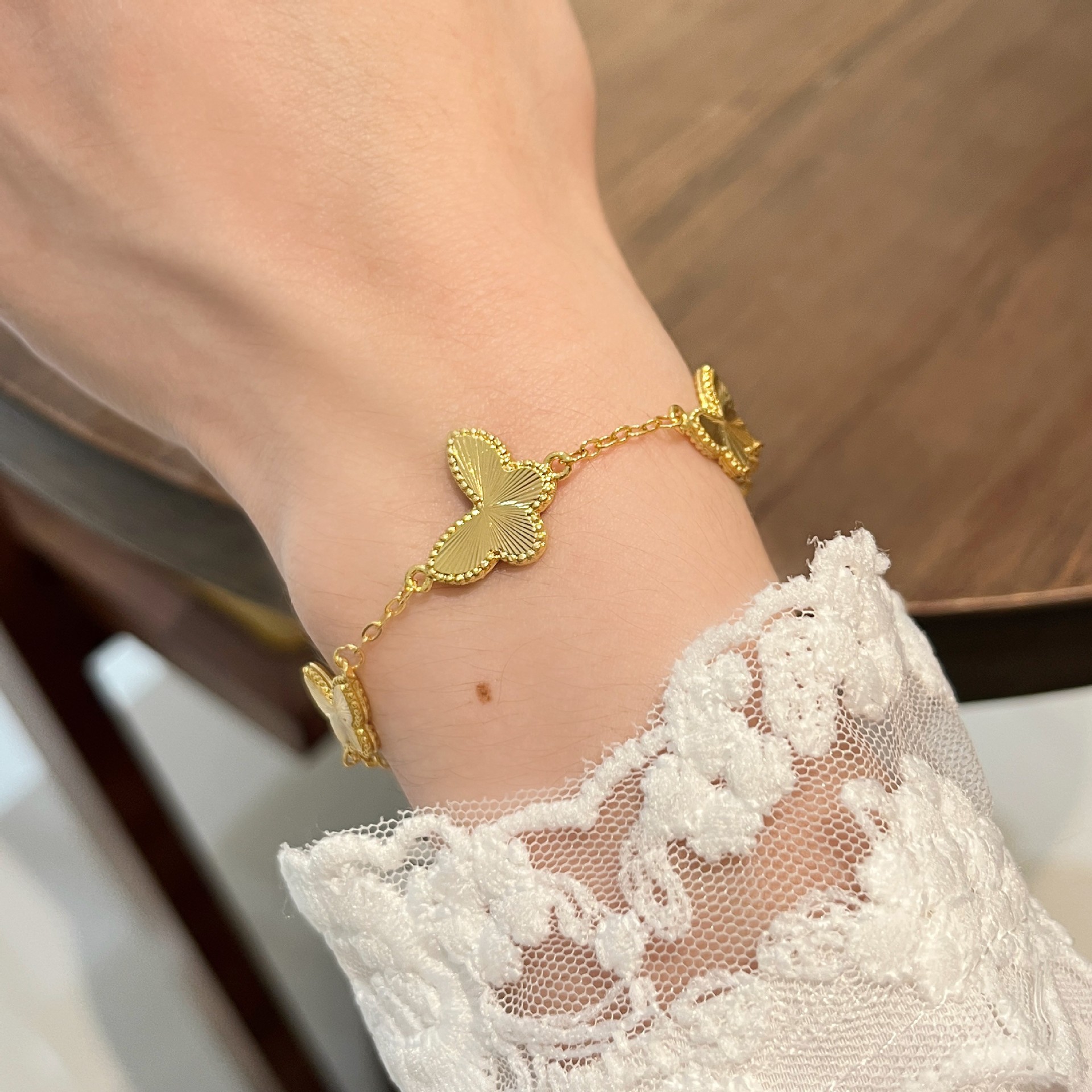 Wholesale Gold Double-Sided Butterfly Bracelet for Women, Niche Design, Light Luxury, High-End, Versatile and Exquisite Hand Jewelry