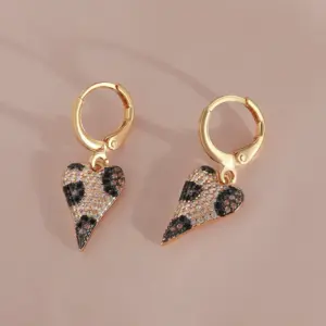 Wholesale 1 Pair Vintage Style Luxurious Commute Heart Shape Copper Drop Earrings