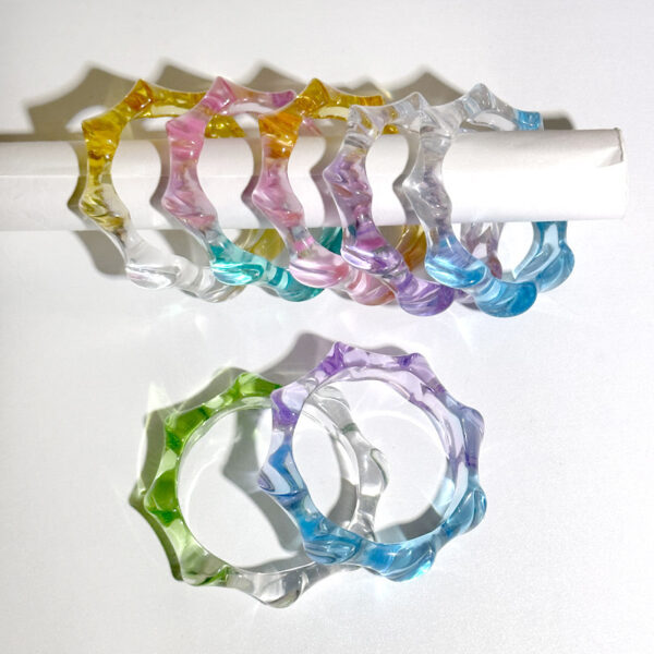 Wholesale gradient transparent color matching wave round geometric resin bracelet ig color bracelet