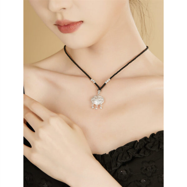 Wholesale silvelock necklace female longevity lock braided rope pure silver small silver lock pendant Valentine's Day gift for girlfriend