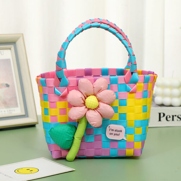 Wholesale Colorful children's portable vegetable basket women's bag artistic handmade woven bag flower cute summer seaside beach