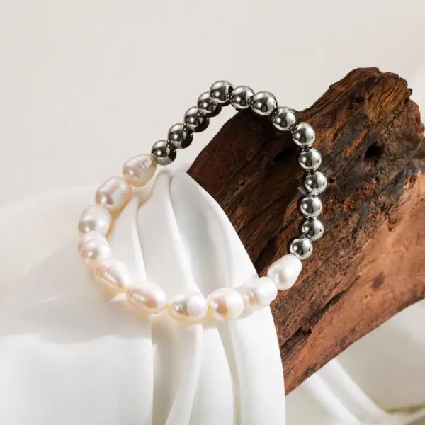 Wholesale Simple Style Classic Style Round Stainless Steel Freshwater Pearl Irregular Beaded 18k Gold Plated Bracelets