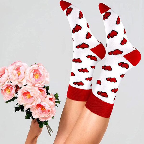 Wholesale valentine's day socks love contrast color tube socks Valentine's Day lovers cotton socks manufacturers