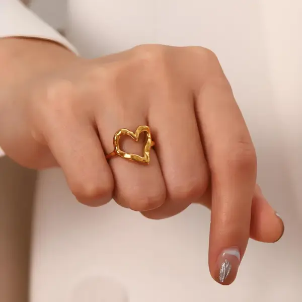 Wholesale Unisex Heart Shape Ring In 316 Stainless Steel With 18K Real Gold Plated PVD Coated Hypoallergenic Finish