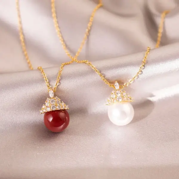 Wholesale Gold Plated French Vintage Ice Queen Pearl Necklace Women's Luxury Sensation Pendant Lightweight High End Jewelry Accessories