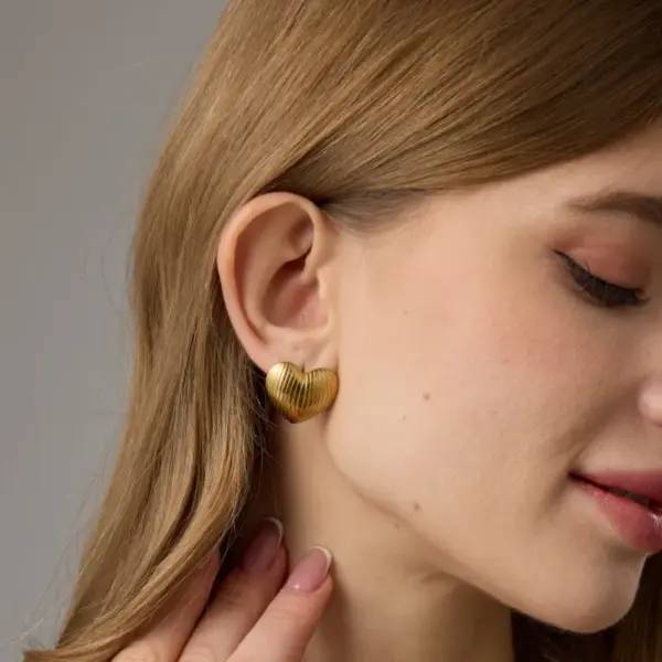 oly-9d92874438941e72ccd59b134c6fa79c Wholesale Heart Shape Earrings In 316 Stainless Steel With 18K Real Gold Plating, Featuring 304 Stainless Steel Posts, Unisex Design