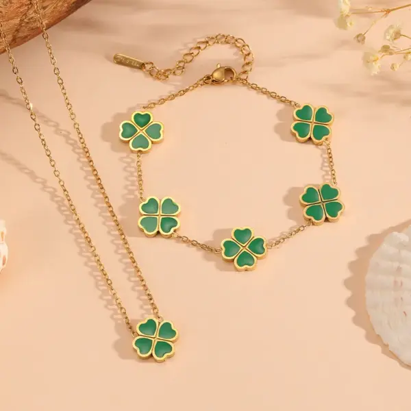Wholesale 304 Stainless Steel Heart Shape PVD Coated Stone-Free 18K Real Gold Plated Simple Style Waterproof Non Tarnish Cable Chain Gold Jewelry Set