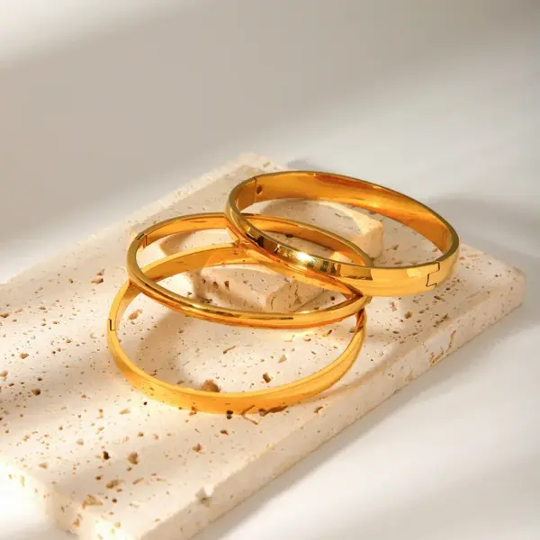Wholesale 304 Stainless Steel Geometric Customization Laser Engraving PVD Coated 18K Real Gold Plated Casual Simple Style IG Style Waterproof Non Tarnish Gold Bangle