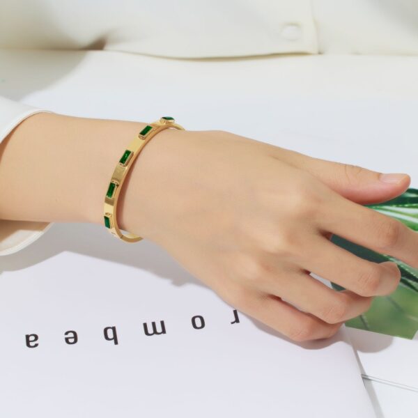 Wholesale Ig Style Stainless Steel Bracelet 18K Gold Plated Diamond Bracelet Gold Retro Stacked Titanium Steel Bracelet for Women