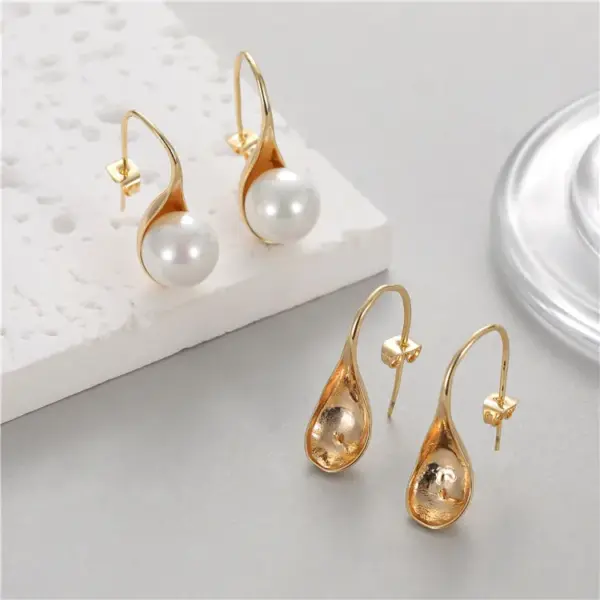 Wholesale Geometric Ear Hook Earrings For Women Featuring Copper Material With Artificial Pearl Inlay