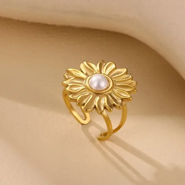 Wholesale Vintage Pearl Sunflower Ring French Style Stainless Steel Titanium Steel 18K Gold Plated Jewelry Accessories For Women
