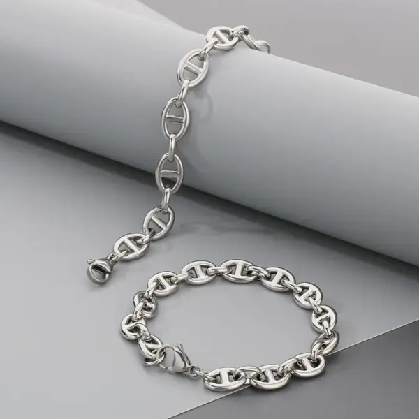 Wholesale Ion Plating (IP) 18K Gold Plated Geometric 304 Stainless Steel Simple Style Commute Waterproof Non Tarnish 304 Stainless Steel Bracelets