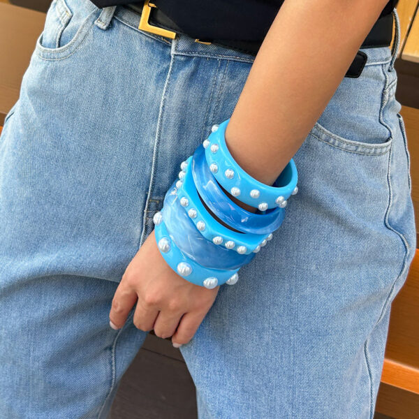 oly-9f70acbbf1d356c7c9f5f0f26a17979f Wholesale exaggerated sweet cool ins wind glitter wide bracelet fashion irregular imitation pearl bracelet Bracelet