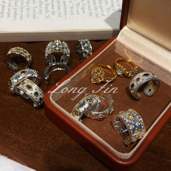 Wholesale Brati vintage court style copper Italian brushed ring with diamond-encrusted four-leaf clover design
