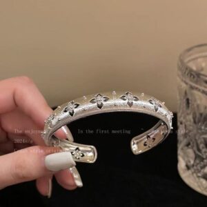 Silver flower bracelet