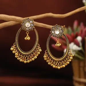 Oval Antique Gold / White