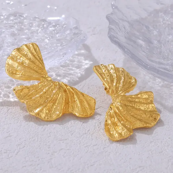 Wholesale PVD Coated Real Gold Plated 18K Gold Petal 304 Stainless Steel Simple Style Waterproof Non Tarnish Ear Studs