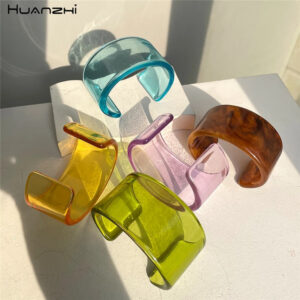 Wholesale 2024 New Korean Dongdaemun Color Acrylic Bracelet Simple Geometric Transparent Resin Bracelet Jewelry