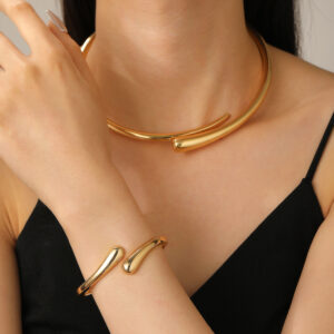 10 2 (collar 9065 bracelet 9449)