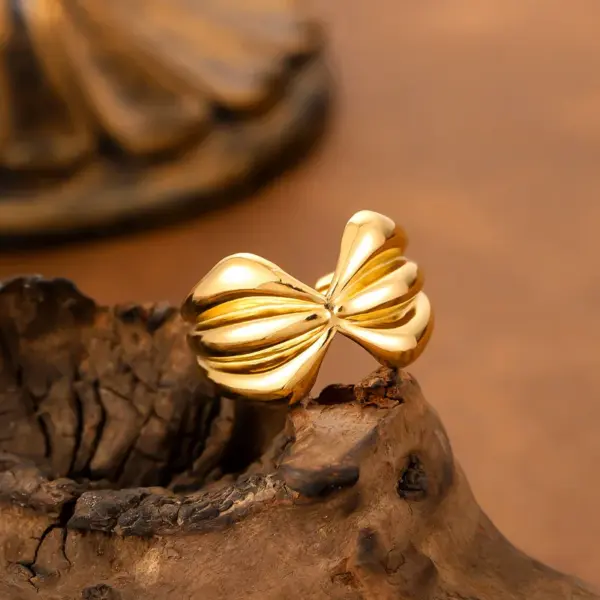 Wholesale Vintage Style Bow Tie Open Ring For Women In 304 Stainless Steel With Electroplated Gold Plating