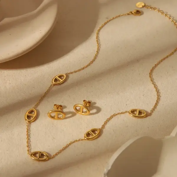 Wholesale Jewelry Casual Simple Style Pig Nose Solid Color 304 Stainless Steel 18K Gold Plated Bracelets Jewelry Set