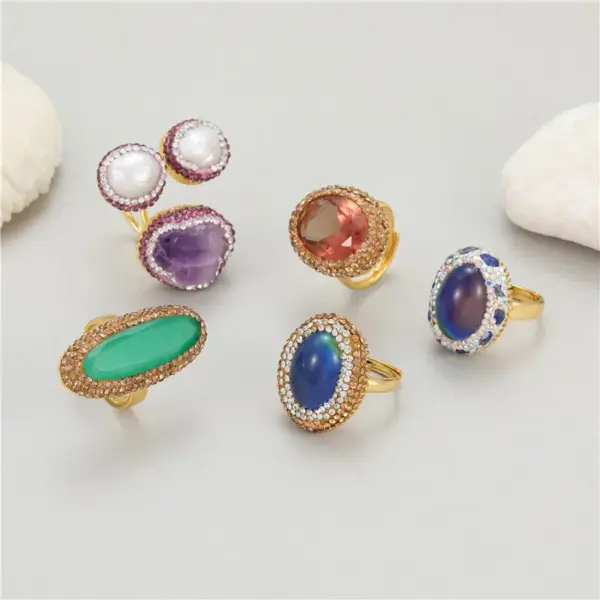 Wholesale Vintage Style Round Open Ring For Women In Copper With Zircon Inlay