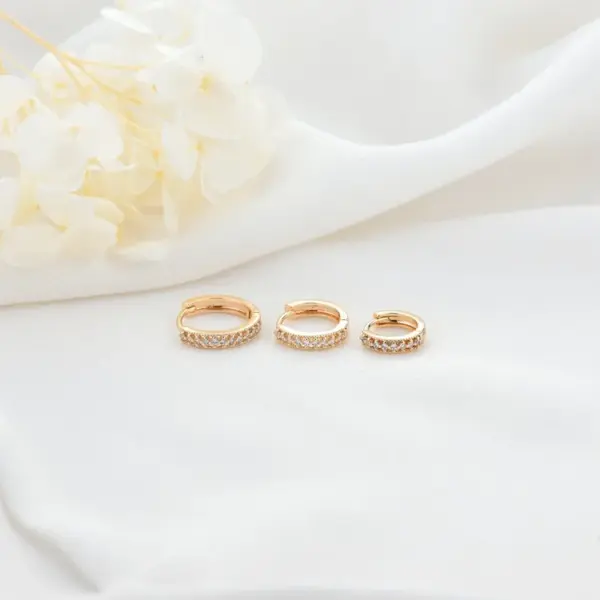 Wholesale 14K Real Gold Plated Copper Hoop Earrings For Women With Zircon Inlay Featuring Electroplated Finish