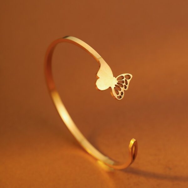 oly-a3d20b1978dc42daf9af8847c9c7e604 Wholesale Stainless steel heart-shaped bracelet, waterproof 18k gold cross bracelet, butterfly accessory
