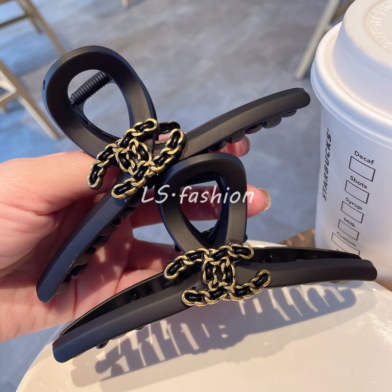 Wholesale 13cm large hair clip ~ French retro Xiaoxiang hair grip children's back spoon updo hair clip frosted shark clip