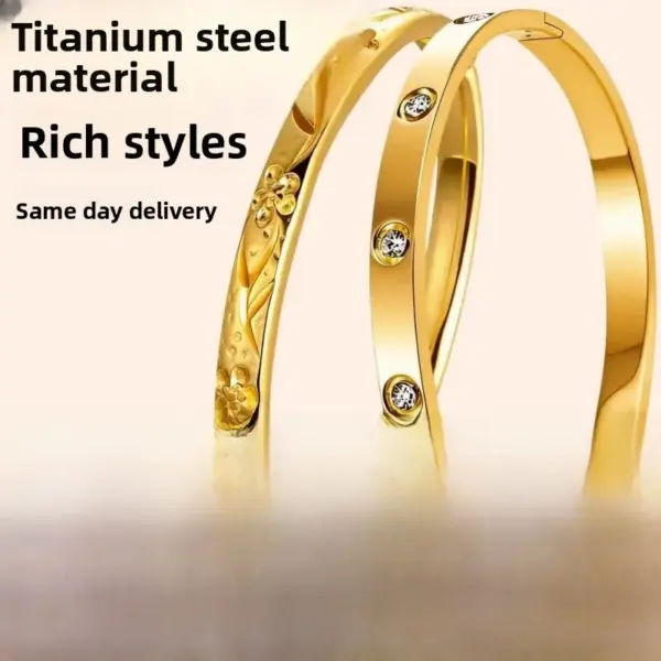 Wholesale Heart Shape Gold Bangle For Women, Simple Style Waterproof Non Tarnish 304 Stainless Steel With Rhinestones Inlay