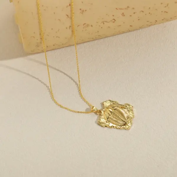 Wholesale Hot-Selling Retro Fashion Dinosaur Design Pendant Collarbone Chain Copper Necklace Halloween Matching