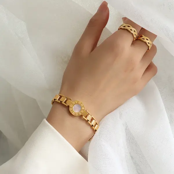 Wholesale PVD Coated Real Gold Plated 18K Gold Geometric 304 Stainless Steel Fashion Waterproof Non Tarnish 304 Stainless Steel Bracelets