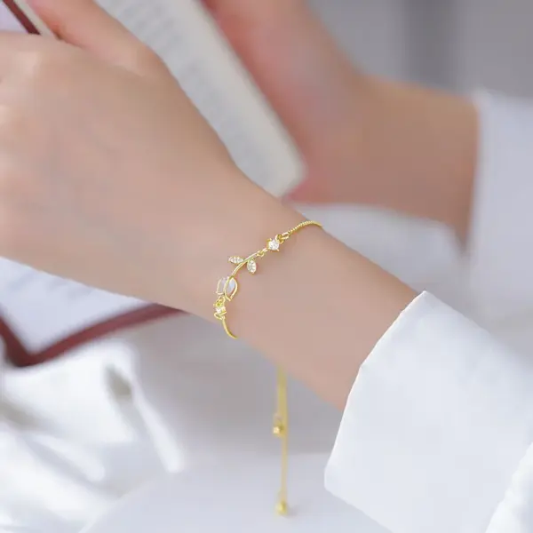 Wholesale Jewelry Fairy Style Flower Copper Cat's Eye Stone Plating Inlay Bracelets