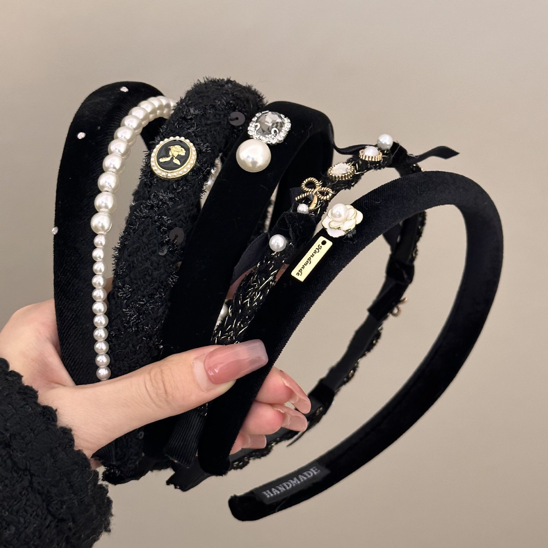 Wholesale Korean Style Chaebol Daughter Small Fragrance Style Pearl Headband Women's Autumn and Winter French Retro New Black Headband Jewelry