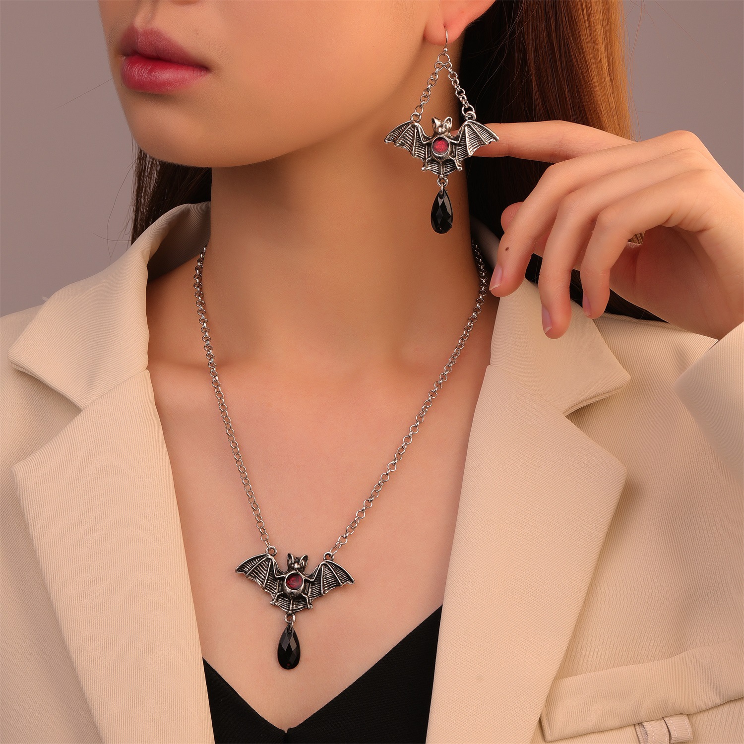 Wholesale Halloween Bat Jewelry suit Gothic Vintage Exaggerated Black Bat Necklace Earrings suit Holiday Gift