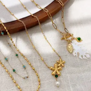 Wholesale Fresh Floral Element Feather Necklace Multifunctional Elegant Cute Handmade Titanium Steel Vacuum Gold Plated Lobster Clasp Regular Chain