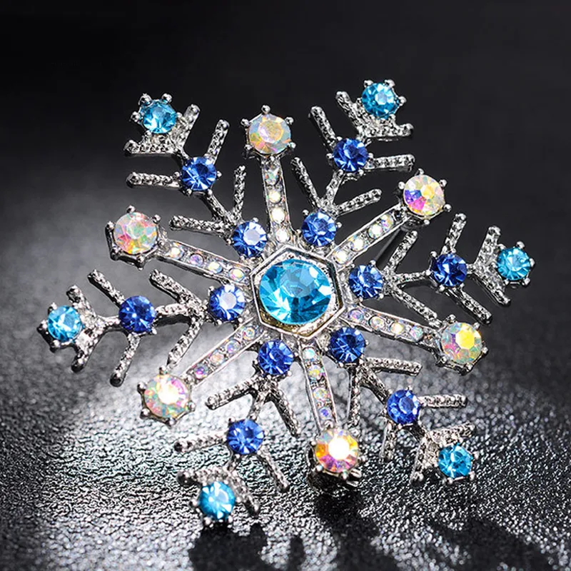 Wholesale Graceful Christmas Gift Snowflake Brooch Fashion Lapel Pin European And American Trend Swan Flag Suit Lapel Flower Accessory