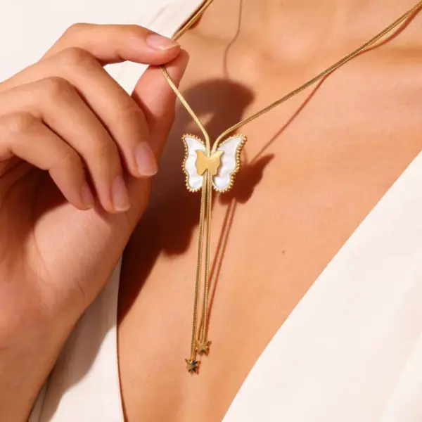 Wholesale Butterfly Necklace For Women With Waterproof Non Tarnish 304 Stainless Steel, 18K Real Gold Plated, Zircon Inlay, And Box Chain