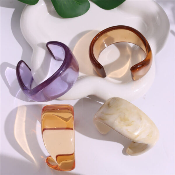 Wholesale Special-Shaped Color Acrylic Bracelet Irregular Simple Geometric Transparent Resin Bracelet