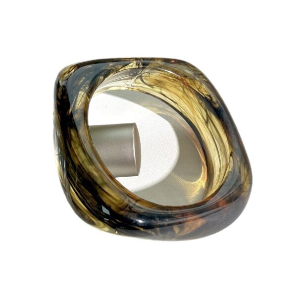 oly-a738110b2d4817015cdb783bed1612cc Wholesale Fashion Gradient Transparent Acrylic Bracelet Special-Shaped Resin Square Bracelet