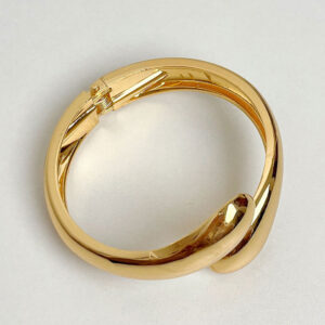 Wide gold style