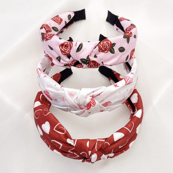 oly-a79eb3a8c5a807f28f89e5f294daad22 Wholesale 3 sets of Valentine's Day love flowers Leopard fabric knotted hair band hair accessories holiday headband