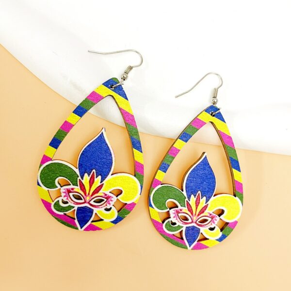 oly-a828f36478846ff72703f74d6fc1164e Wholesale carnival earrings, hollow teardrop mask clown earrings, personalized hip-hop party set