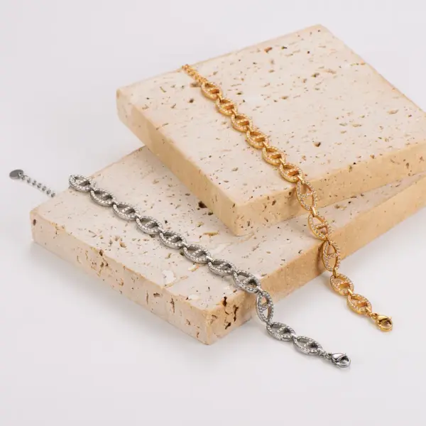 Wholesale AML Hot Sale Shiny Diamond Hollow Pig Nose 304 Stainless Steel 18K Gold Plated Couple Bracelet