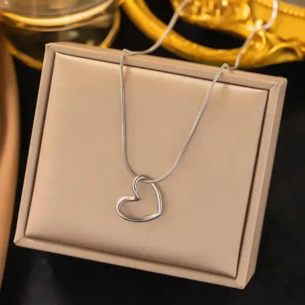oly-a879232c2d92a67c054fbe19550647ff Wholesale PVD Coated Real Gold Plated 18K Gold Heart Shape 304 Stainless Steel Elegant Waterproof Non Tarnish 304 Stainless Steel Pendant Necklace