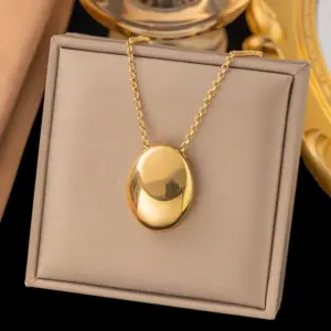 17 [Ah90] Geometric Ellipse Sweater Chain / Gold