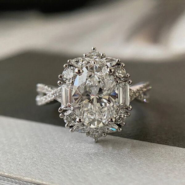 Wholesale Luxury Design imitation moissanite Oval pigeon egg carat diamond ring White Gold Group inlaid zircon ring female